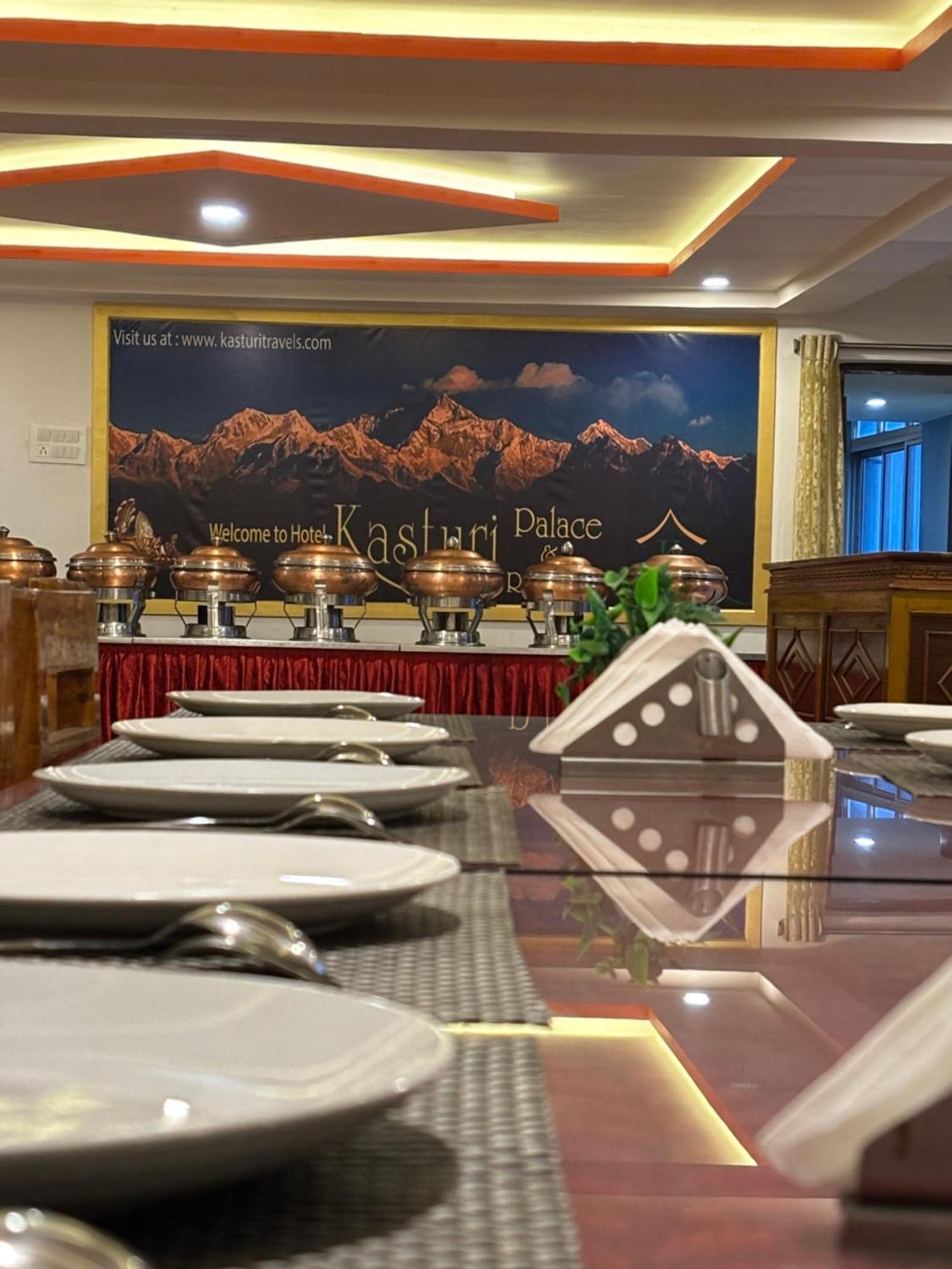 Hotel Kasturi Palace & Restaurant Darjeeling Darjeeling  Esterno foto