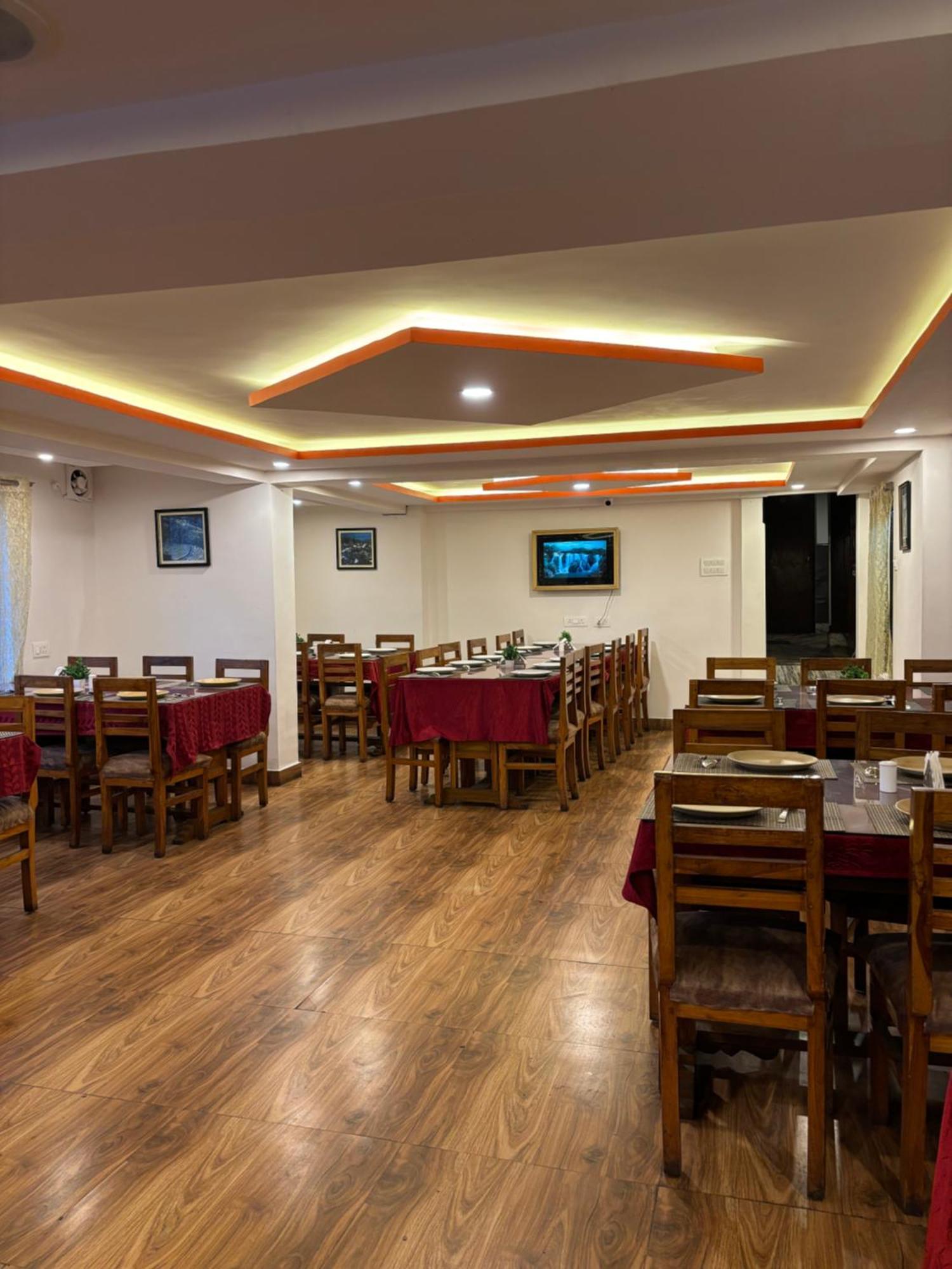 Hotel Kasturi Palace & Restaurant Darjeeling Darjeeling  Esterno foto